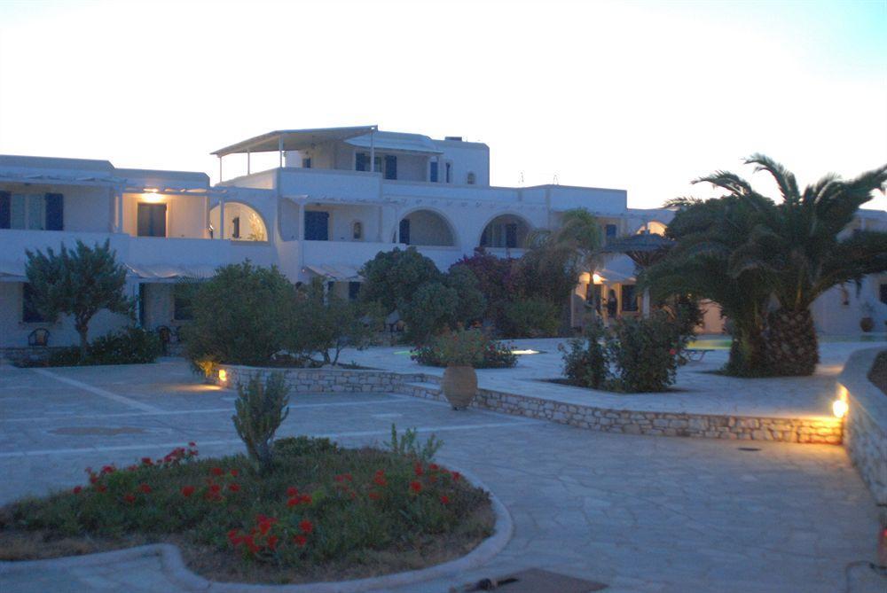 Fyrogenis Palace Parikia  Bagian luar foto
