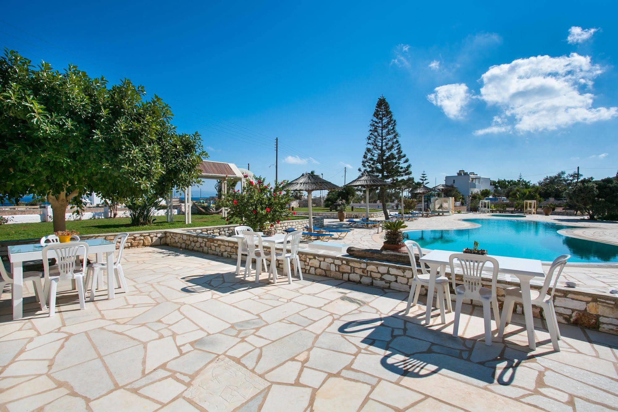 Fyrogenis Palace Parikia  Bagian luar foto