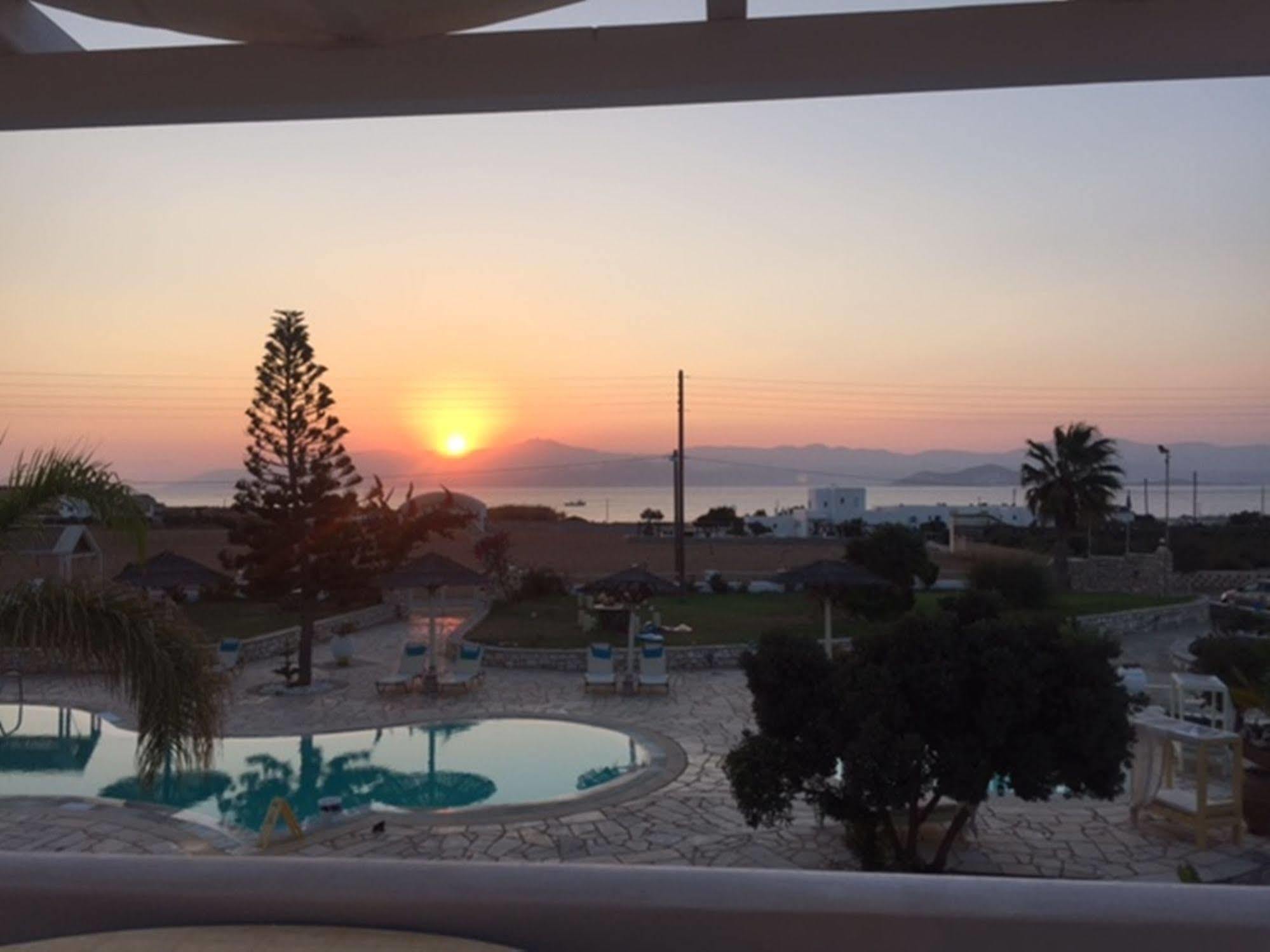 Fyrogenis Palace Parikia  Bagian luar foto